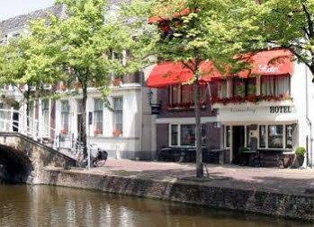 Leeuwenbrug 3*
