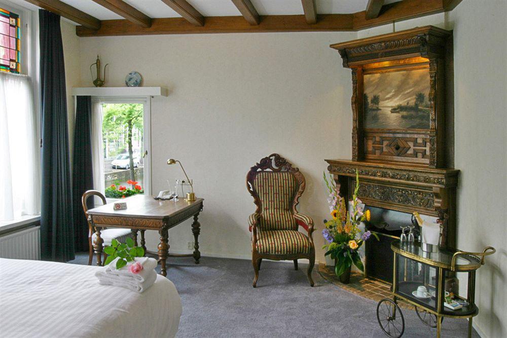 Leeuwenbrug Hotel 3*